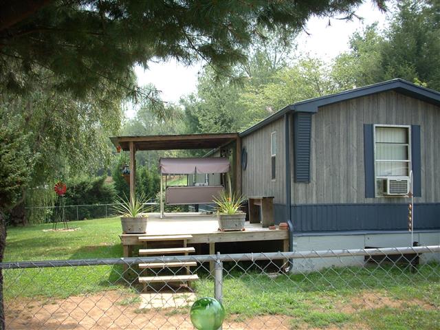 A picture of the property located at 103 PARADISE COURT LN, CANDLER NC 28715.