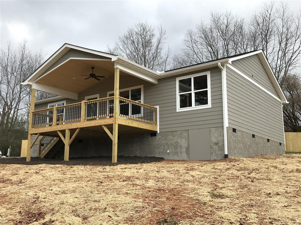 A picture of the property located at 125 DAPPLE RD, CANDLER NC 28715.