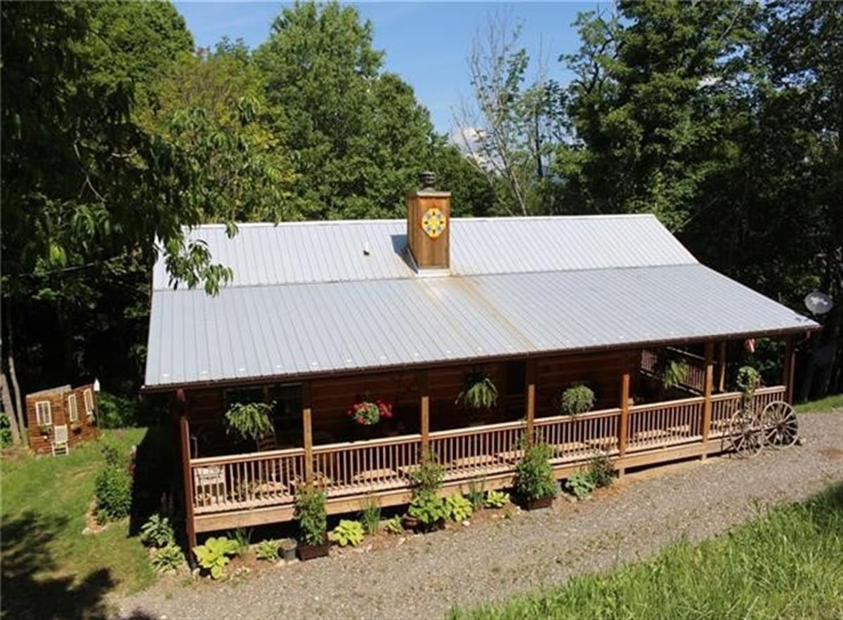 A picture of the property located at 1050 GLADE MOUNTAIN DR, LEICESTER NC 28748.