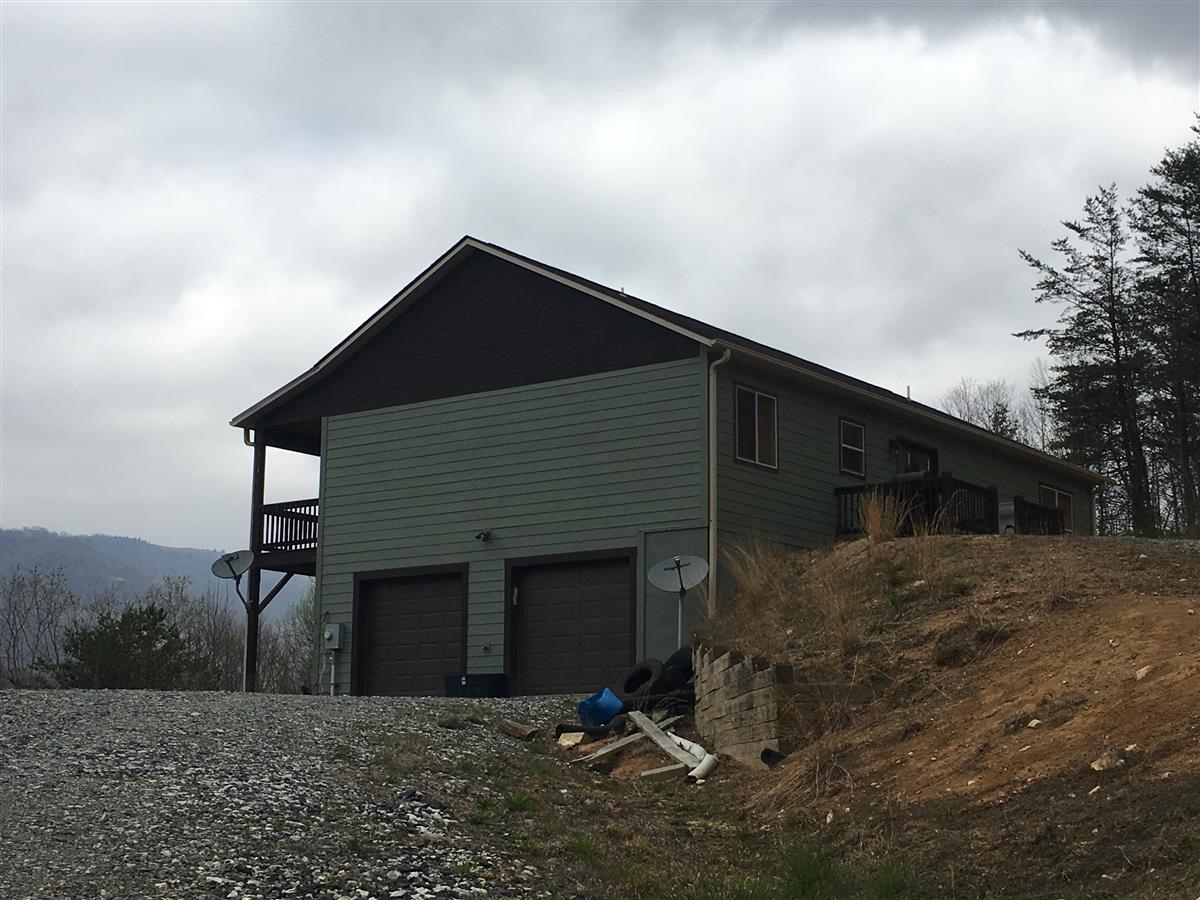 A picture of the property located at 90 LONG LN, LEICESTER NC 28748.