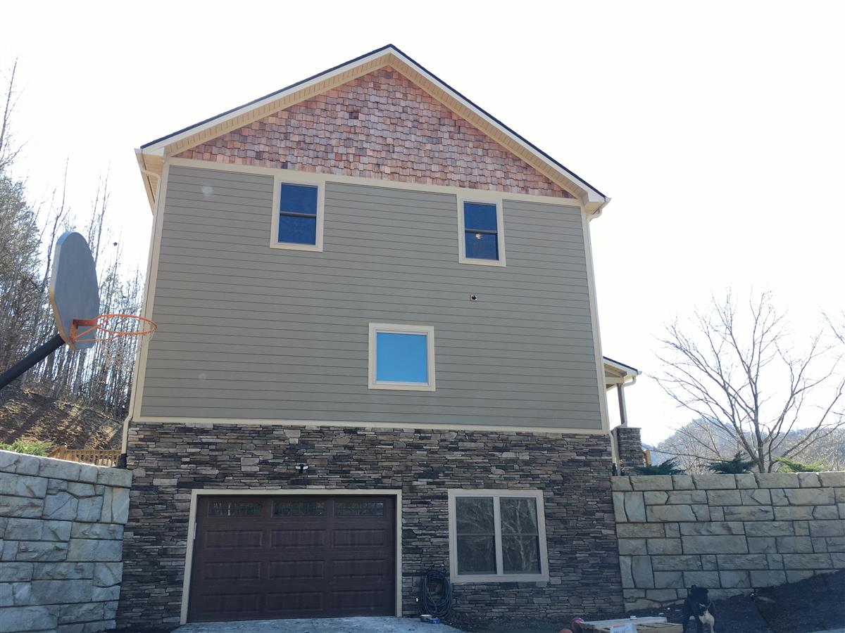 A picture of the property located at 64 LONG LN, LEICESTER NC 28748.