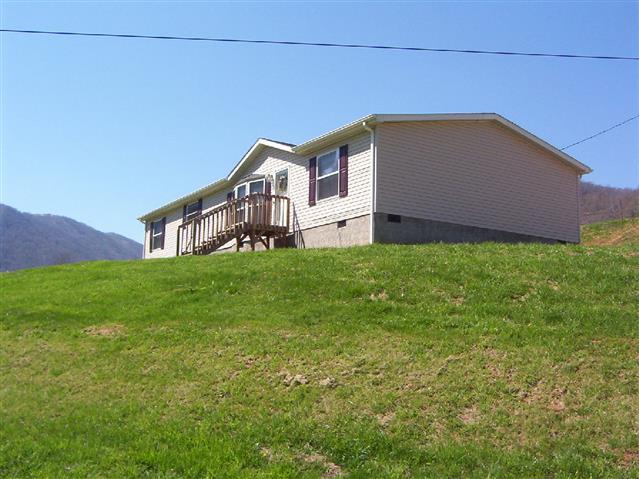 A picture of the property located at 5 YELLOW KNOB LN, LEICESTER NC 28748.