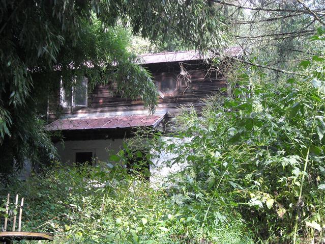 A picture of the property located at 35 PEAR TREE LN, LEICESTER NC 28748.