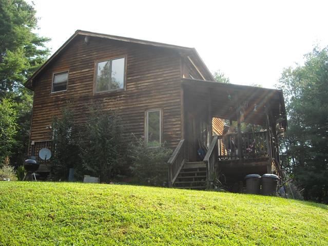 A picture of the property located at 52 EARLY VIEW RD, LEICESTER NC 28748.