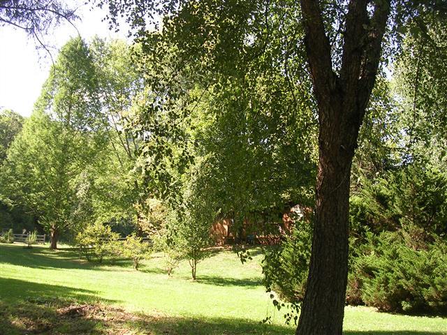 A picture of the property located at 5 STONEGATE TRL, LEICESTER NC 28748.