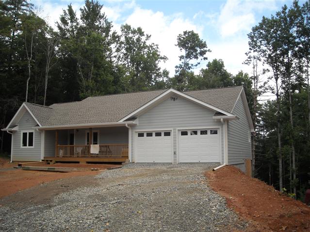 A picture of the property located at 27 BAKERS ACRES LN, LEICESTER NC 28748.