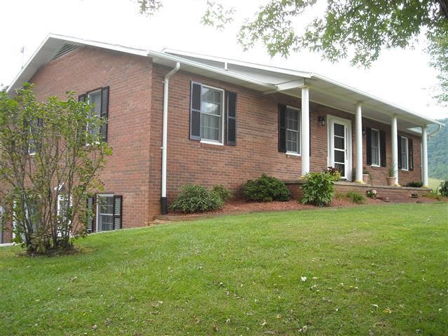 A picture of the property located at 17 SHERMAN LN, LEICESTER NC 28748.