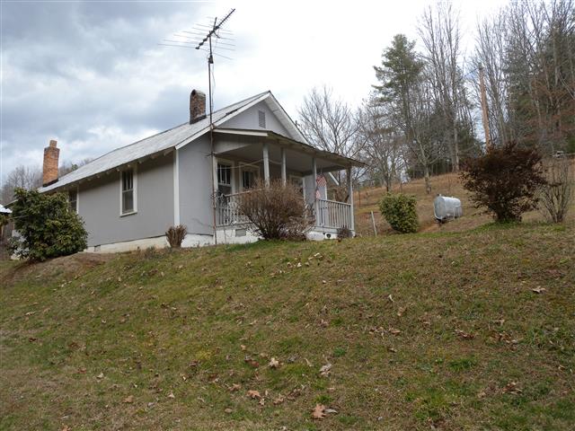 A picture of the property located at 59 DACHSHUND LN, LEICESTER NC 28748.