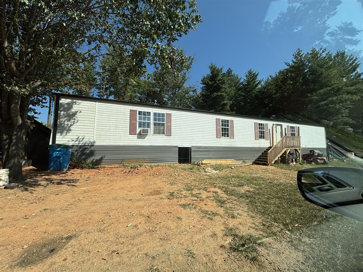 A picture of the property located at 85 WHIPPOORWILL LN, LEICESTER NC 28748.