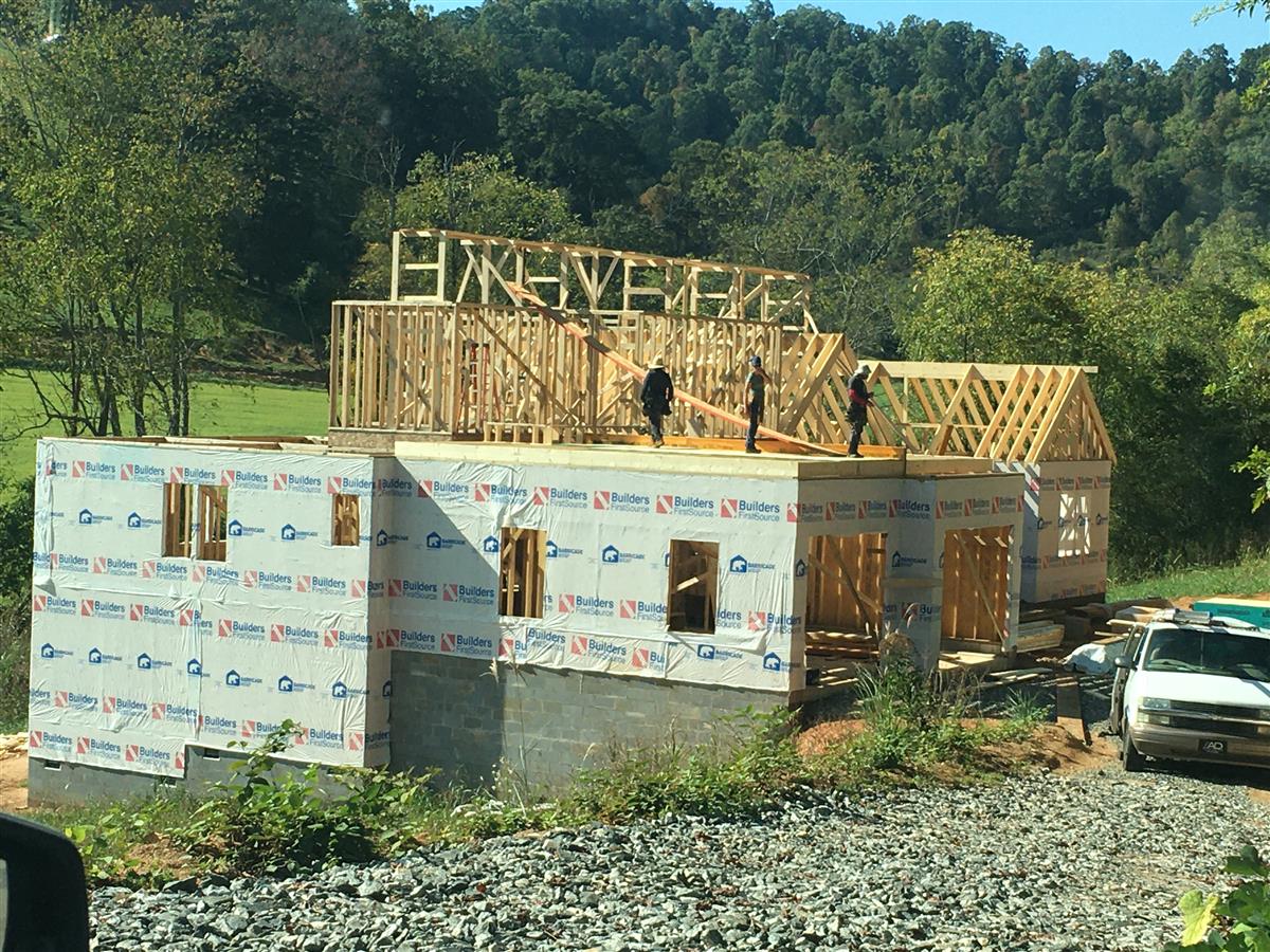 A picture of the property located at 111 OAK MOUNTAIN DR, LEICESTER NC 28748.