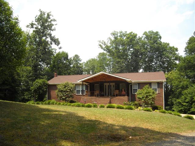 A picture of the property located at 128 OAK TRAILS PASS, LEICESTER NC 28748.