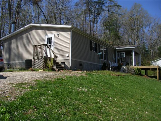 A picture of the property located at 18 HENRY WHITE LN, LEICESTER NC 28748.
