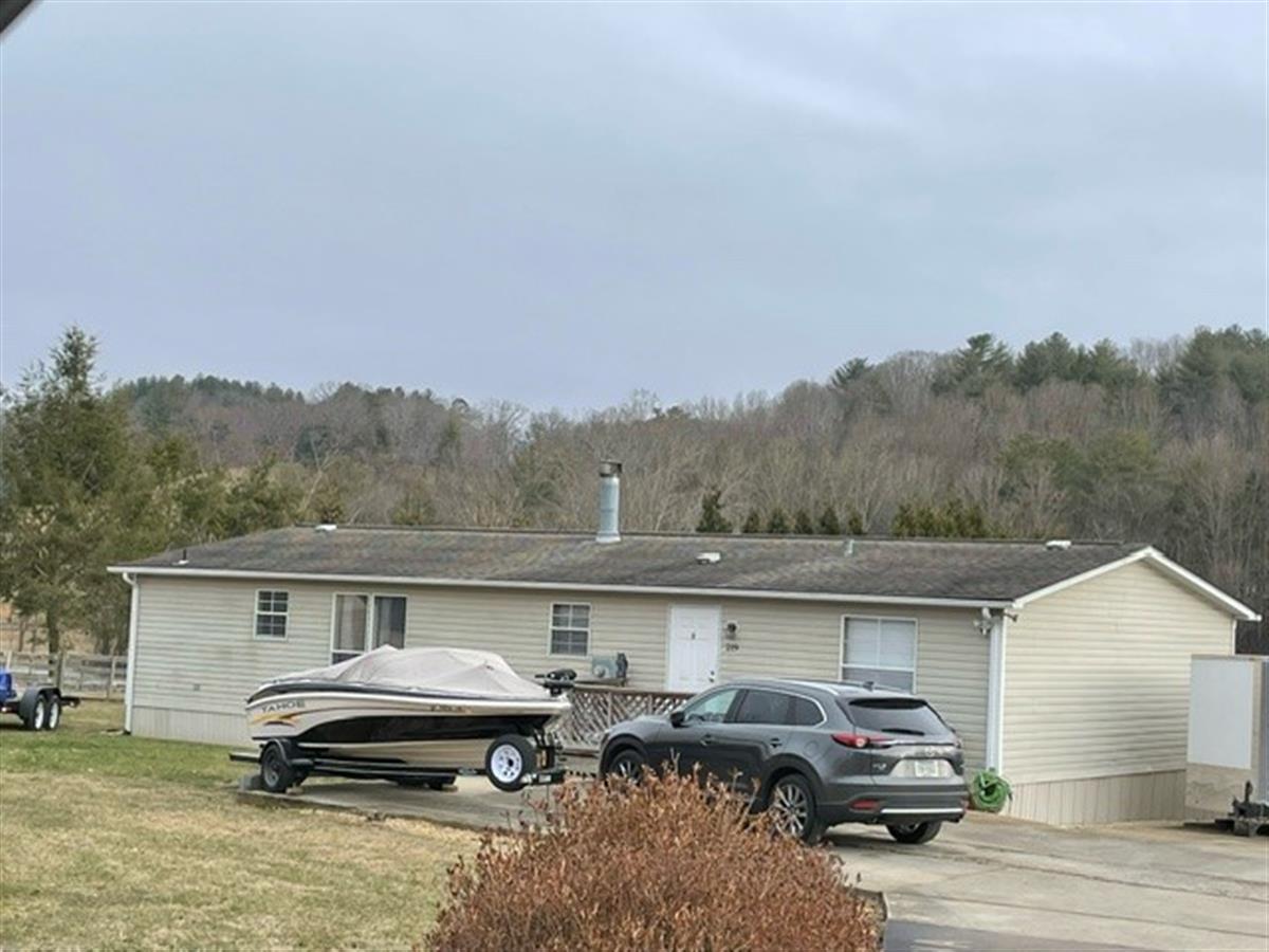 A picture of the property located at 219 MEADOW LN, LEICESTER NC 28748.