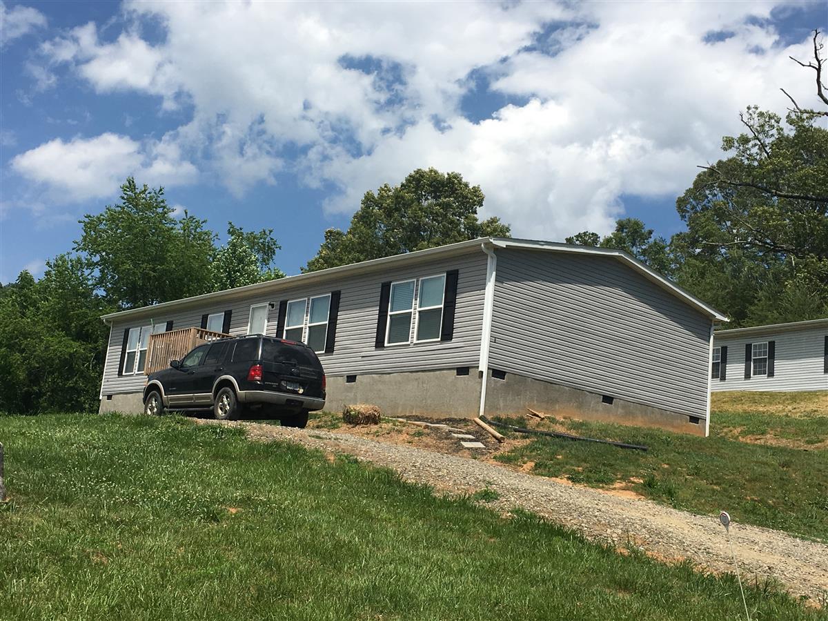 A picture of the property located at 8 FARMSTEAD RD, LEICESTER NC 28748.
