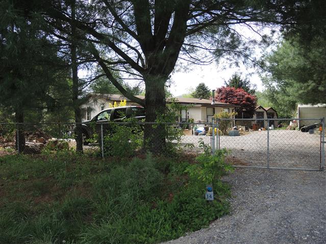 A picture of the property located at 14 NOLAND HILLS DR, LEICESTER NC 28748.