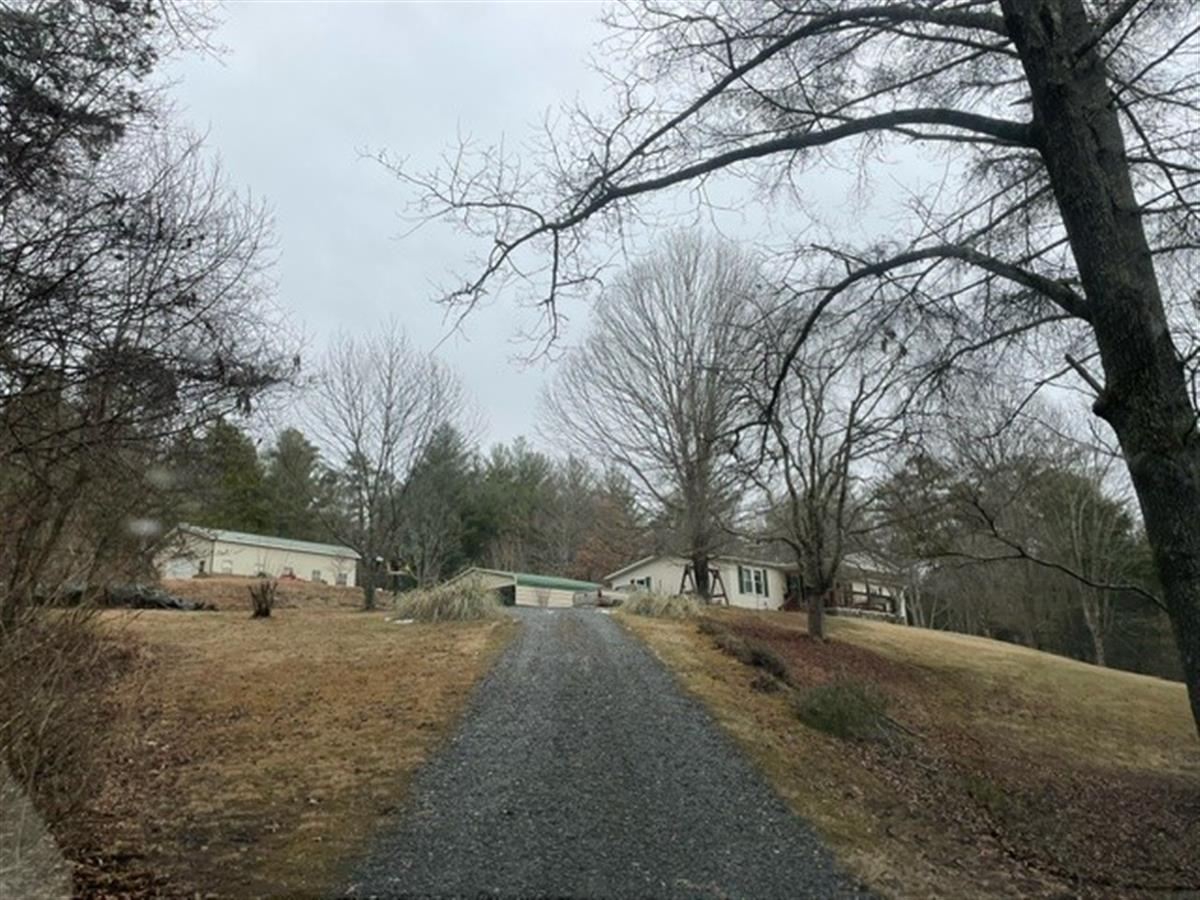 A picture of the property located at 104 CASSADA RD, MARSHALL NC 28753.