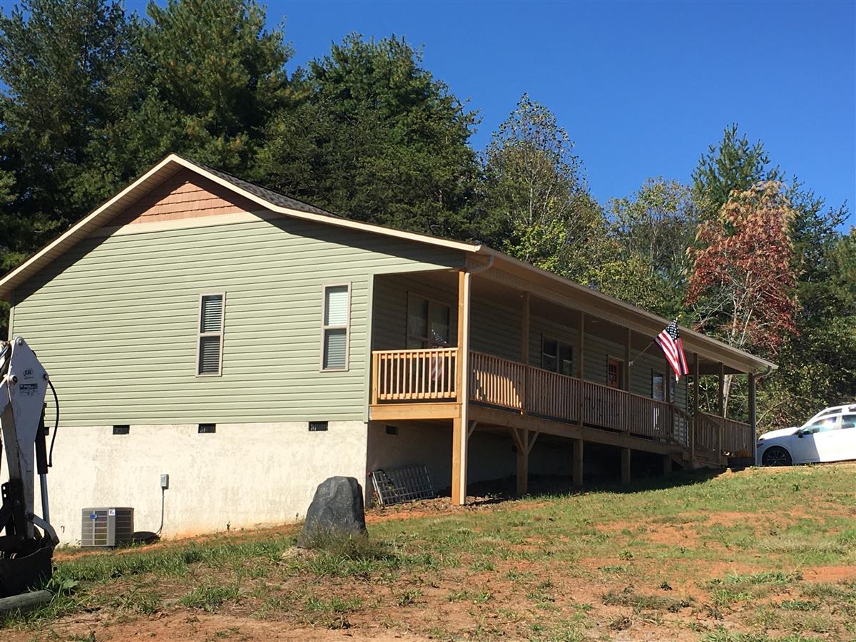 A picture of the property located at 21 CHAPEL HILL LN, LEICESTER NC 28748.
