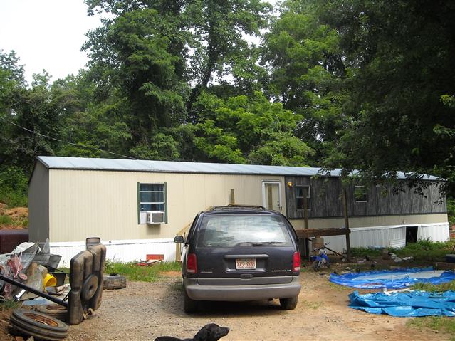 A picture of the property located at 8 CHAPEL HILL LN, LEICESTER NC 28748.