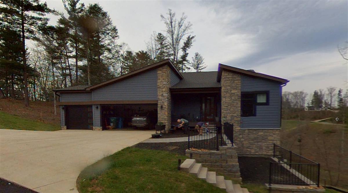 A picture of the property located at 11 TIMBER HILL DR, LEICESTER NC 28748.