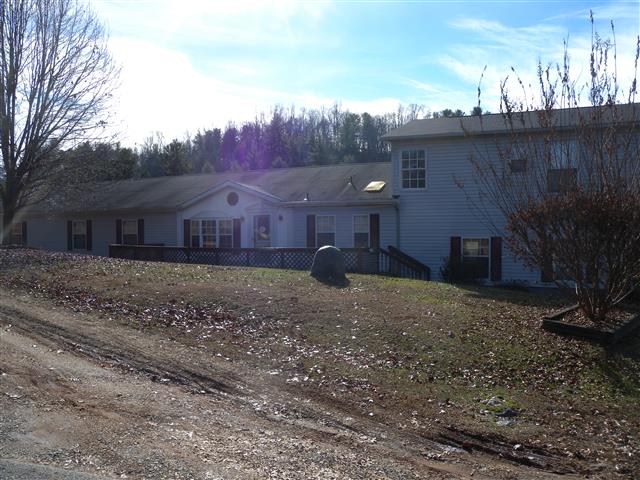 A picture of the property located at 75 MOUNT AIRY RD, MARSHALL NC 28753.