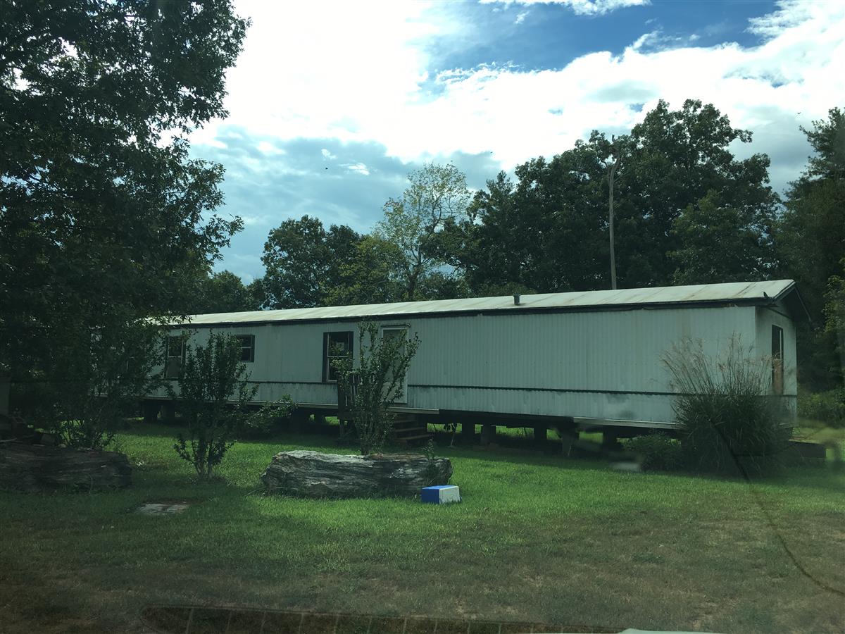 A picture of the property located at 29 TEN ACRE DR, MARSHALL NC 28753.