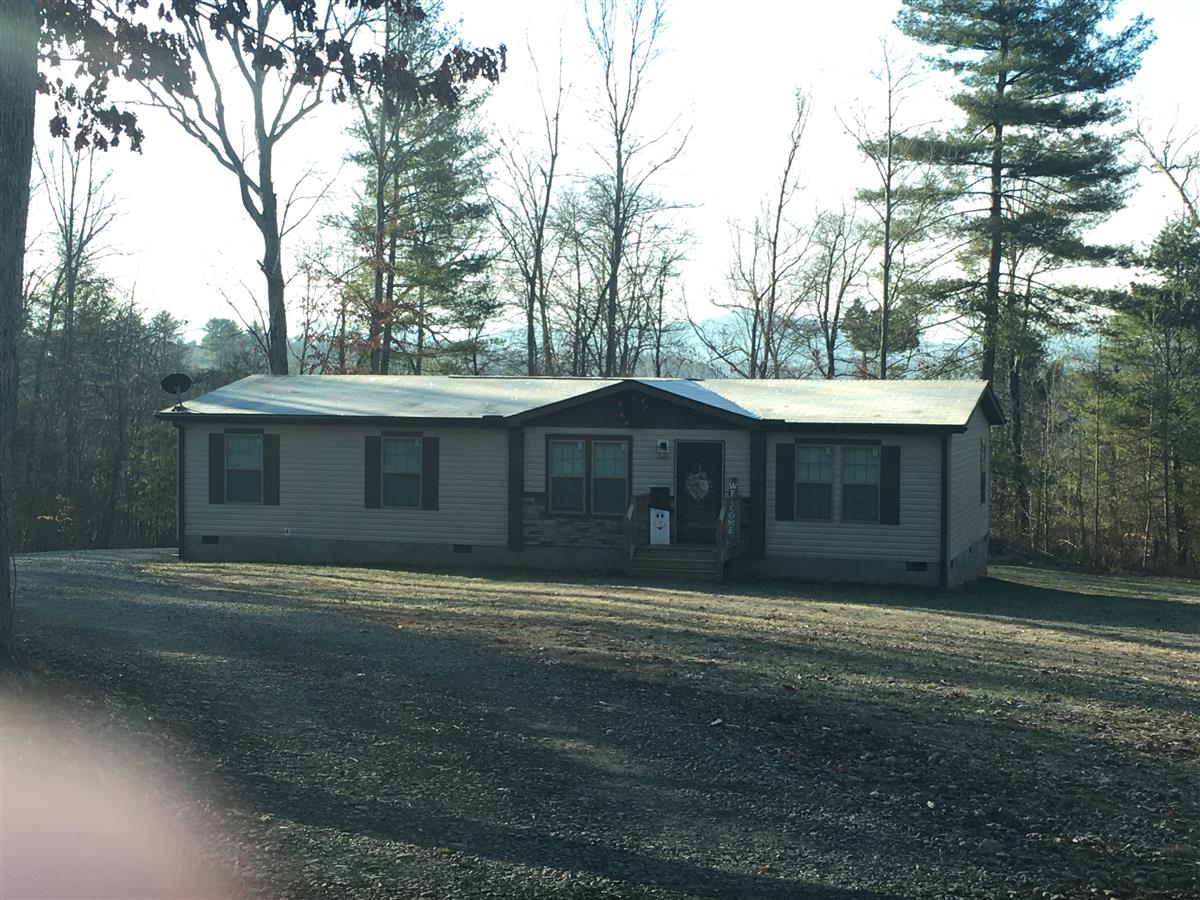 A picture of the property located at 31 TEN ACRE DR, MARSHALL NC 28753.