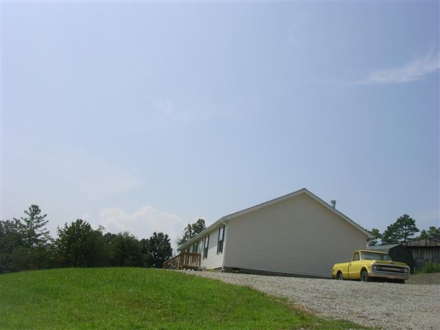 A picture of the property located at 75 BUTTERCUP LN, MARSHALL NC 28753.