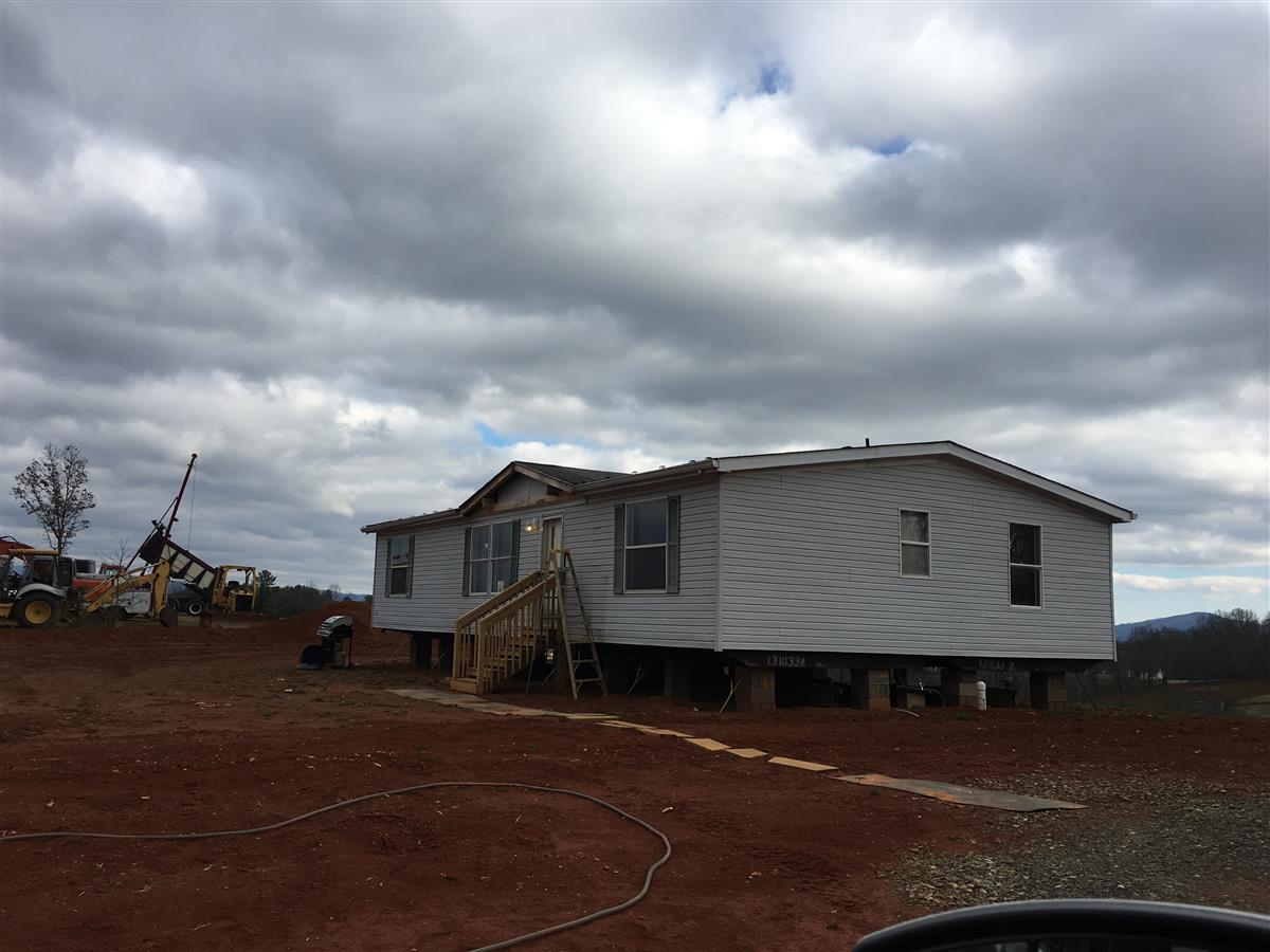 A picture of the property located at 12 PINEY KNOB EST, MARSHALL NC 28753.