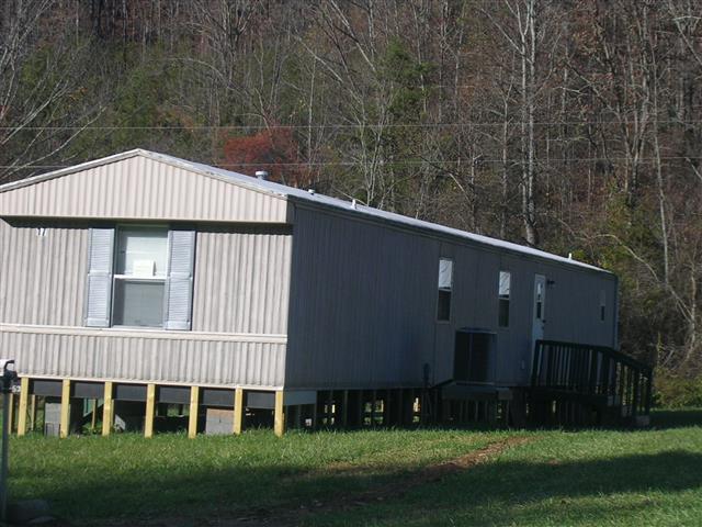 A picture of the property located at 17 LACY LEE LN, CANDLER NC 28715.