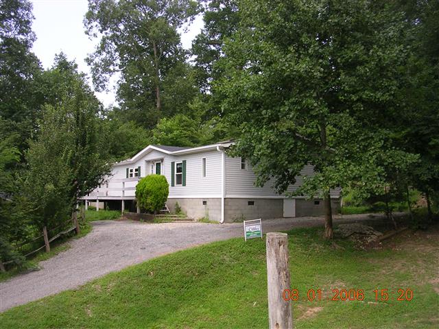 A picture of the property located at 138 BEAVER CREEK CIR, CANDLER NC 28715.