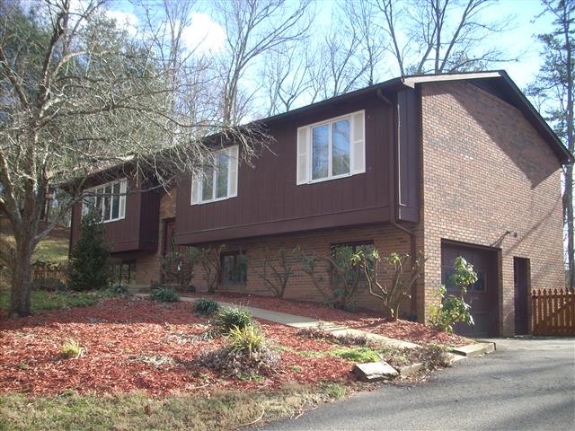 A picture of the property located at 6 COKE CANDLER LN, CANDLER NC 28715.