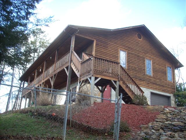 A picture of the property located at 9 COKE CANDLER LN, CANDLER NC 28715.