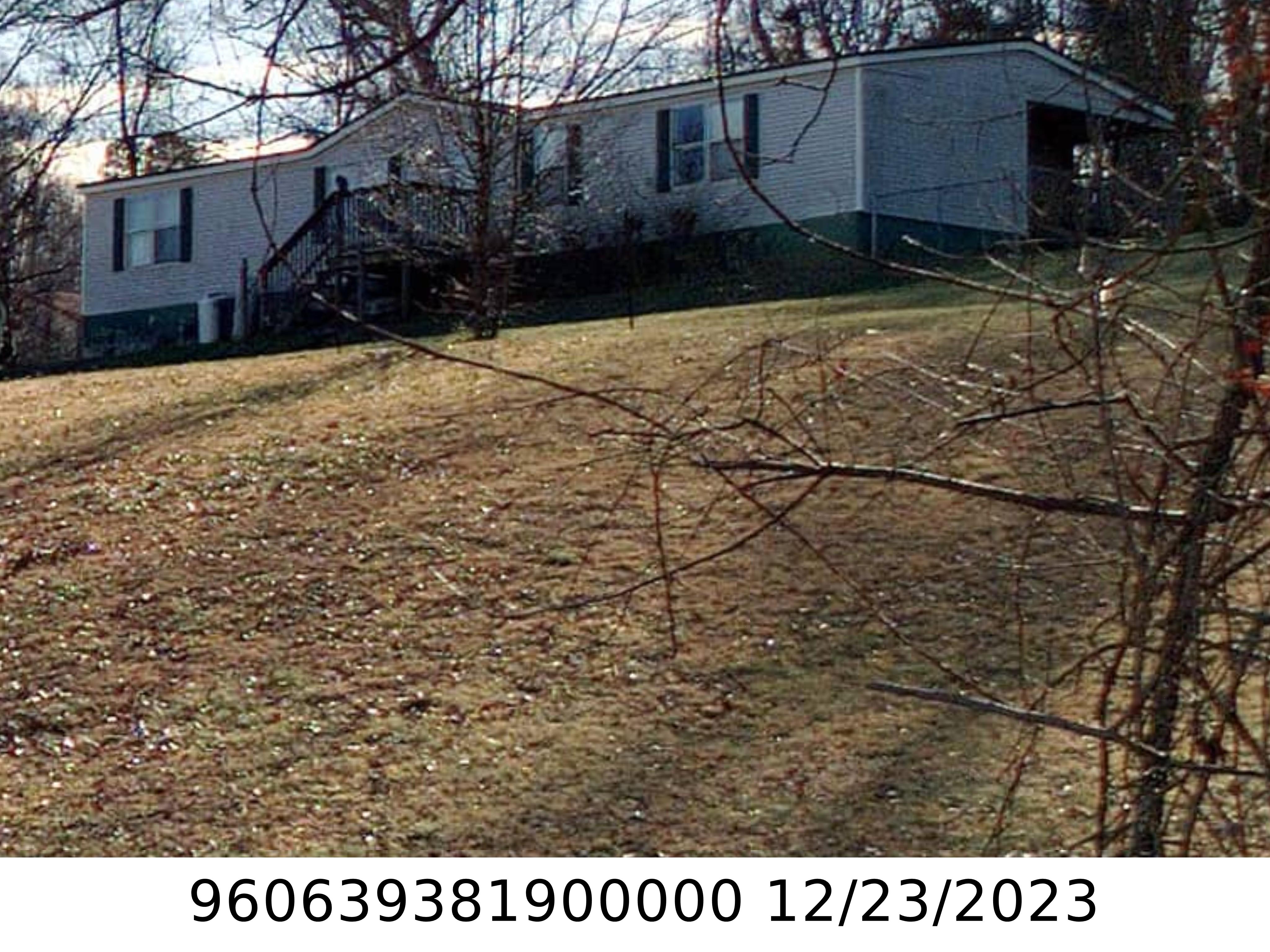 A picture of the property located at 6 MADITH LN, CANDLER NC 28715.