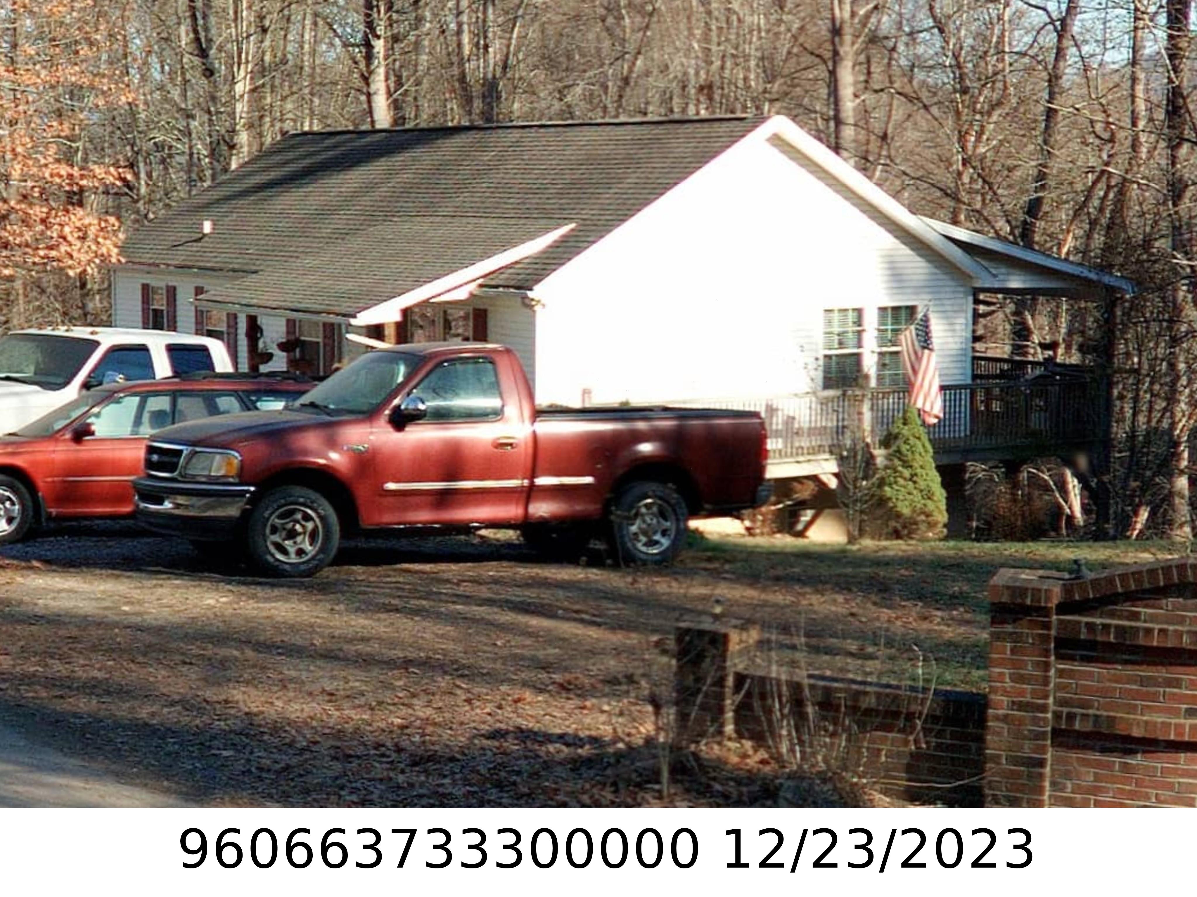 A picture of the property located at 4 MISTY LN, CANDLER NC 28715.