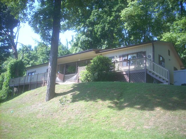 A picture of the property located at 150 QUEEN RD, CANDLER NC 28715.