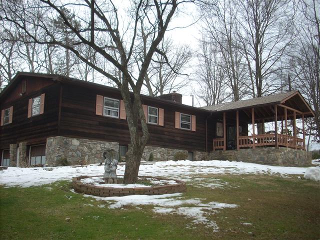 A picture of the property located at 589 ENKA LAKE RD, CANDLER NC 28715.