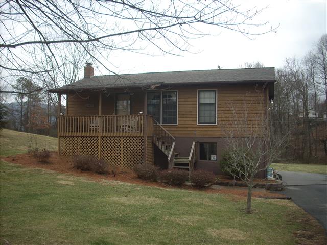 A picture of the property located at 55 ENKA LAKE LN, CANDLER NC 28715.
