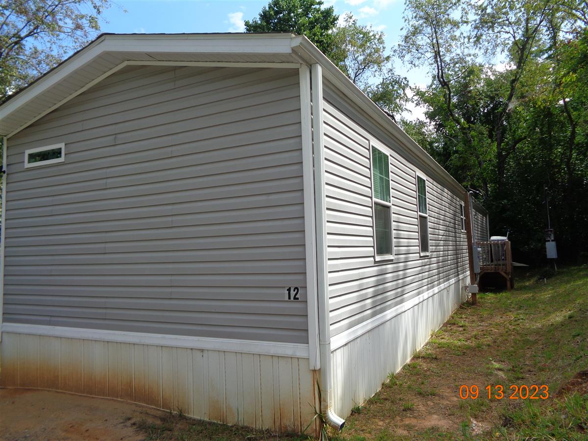 A picture of the property located at 30 ELECTRA DR, CANDLER NC 28715.