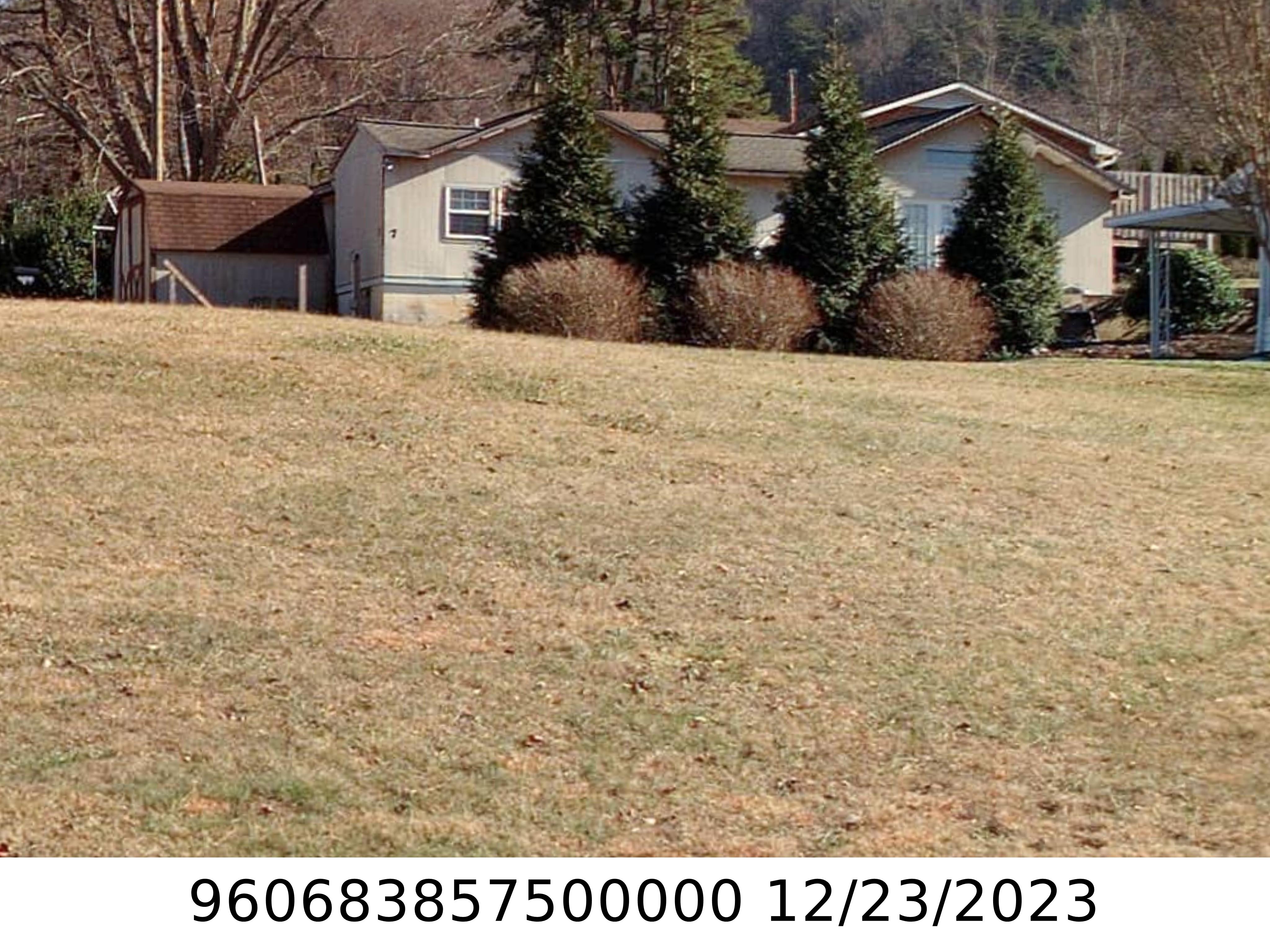 A picture of the property located at 7 CHAZ LN, CANDLER NC 28715.