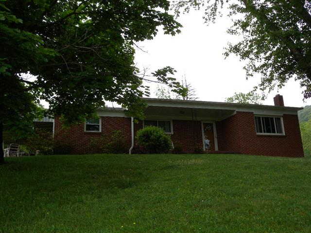 A picture of the property located at 25 CASTLE STONE LN, CANDLER NC 28715.