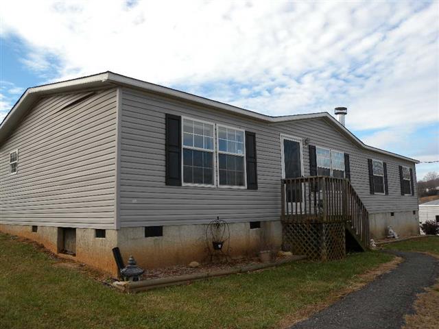 A picture of the property located at 35 CHAZ LN, CANDLER NC 28715.
