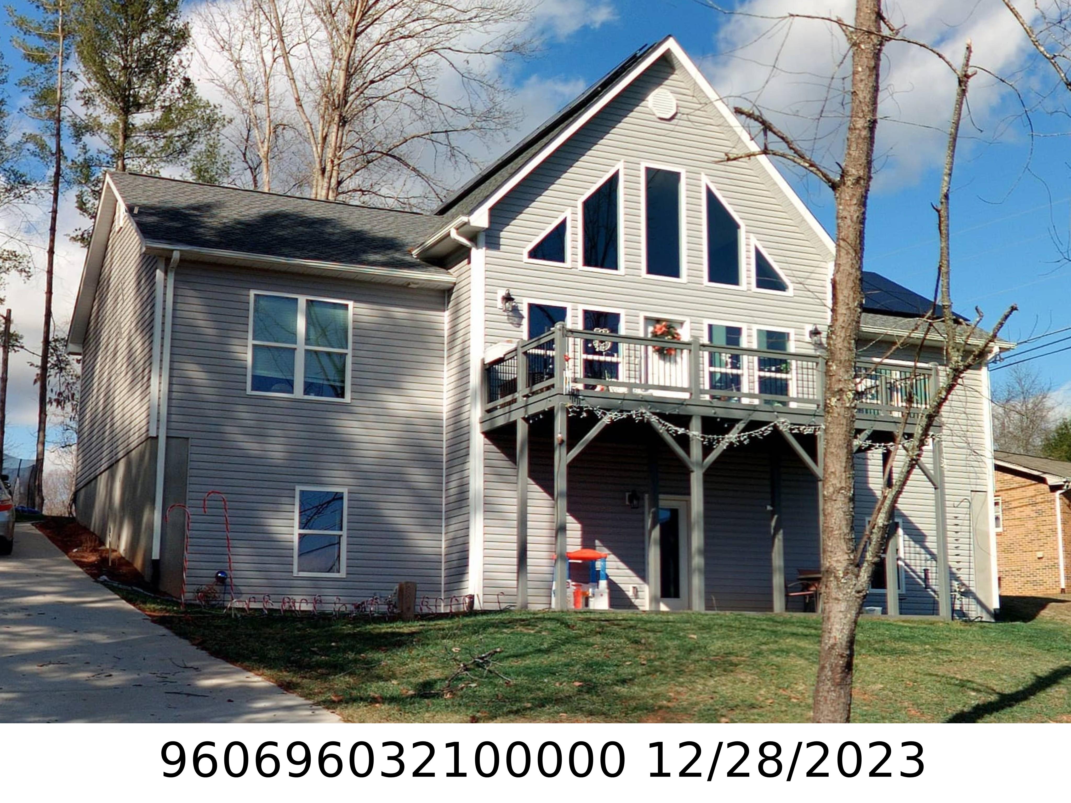 A picture of the property located at 12 SUN UP LN, CANDLER NC 28715.