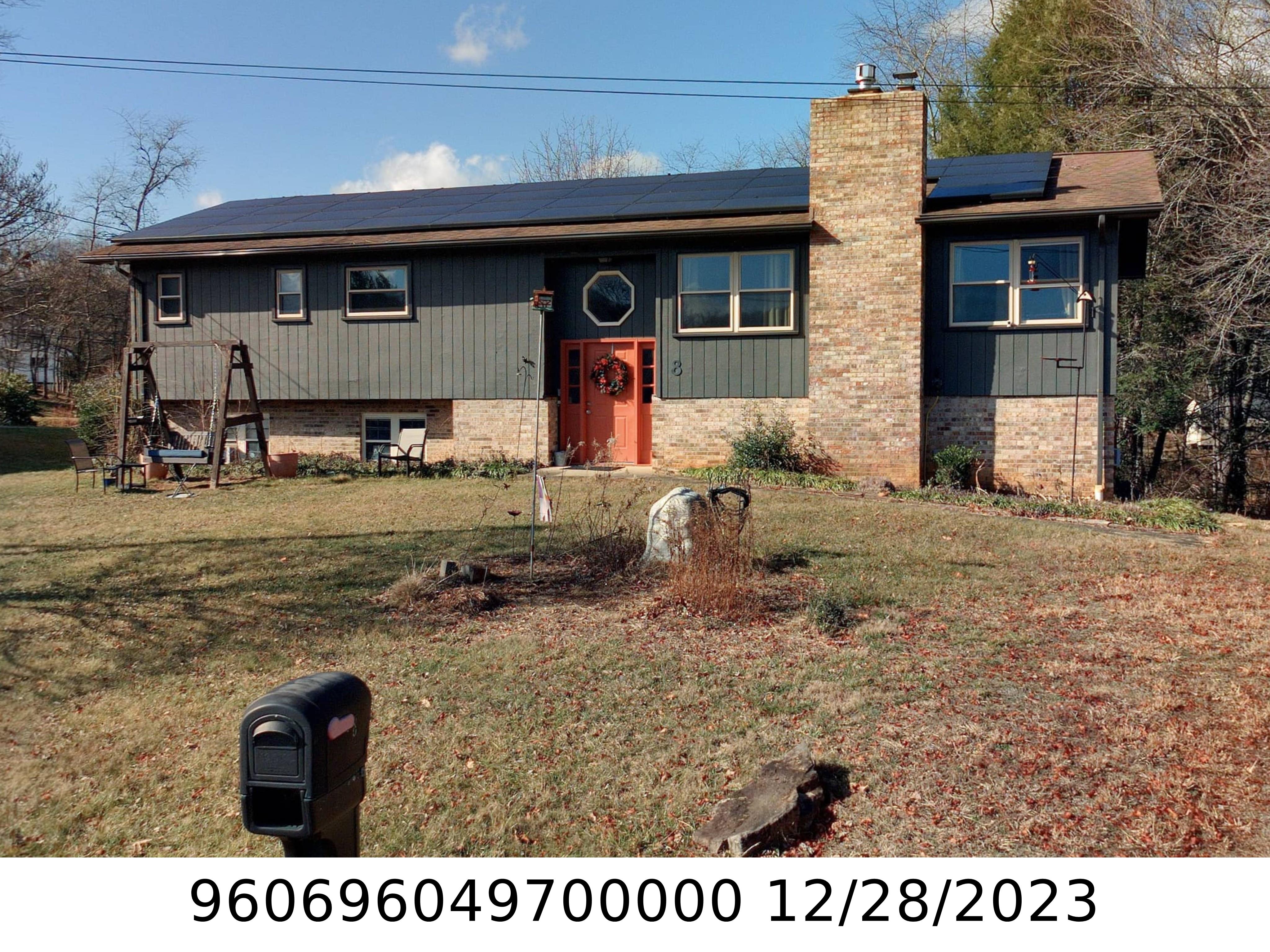 A picture of the property located at 8 SUN UP LN, CANDLER NC 28715.