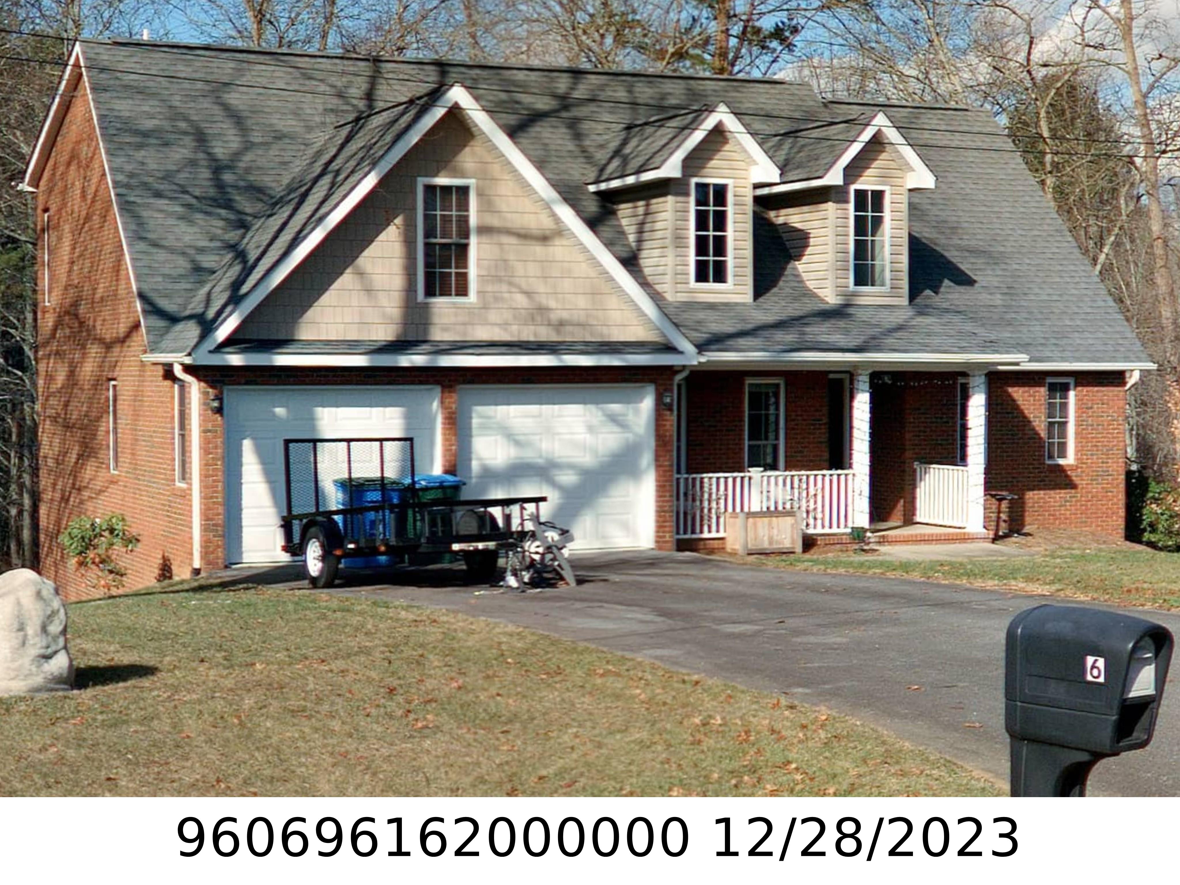 A picture of the property located at 6 SUN UP LN, CANDLER NC 28715.