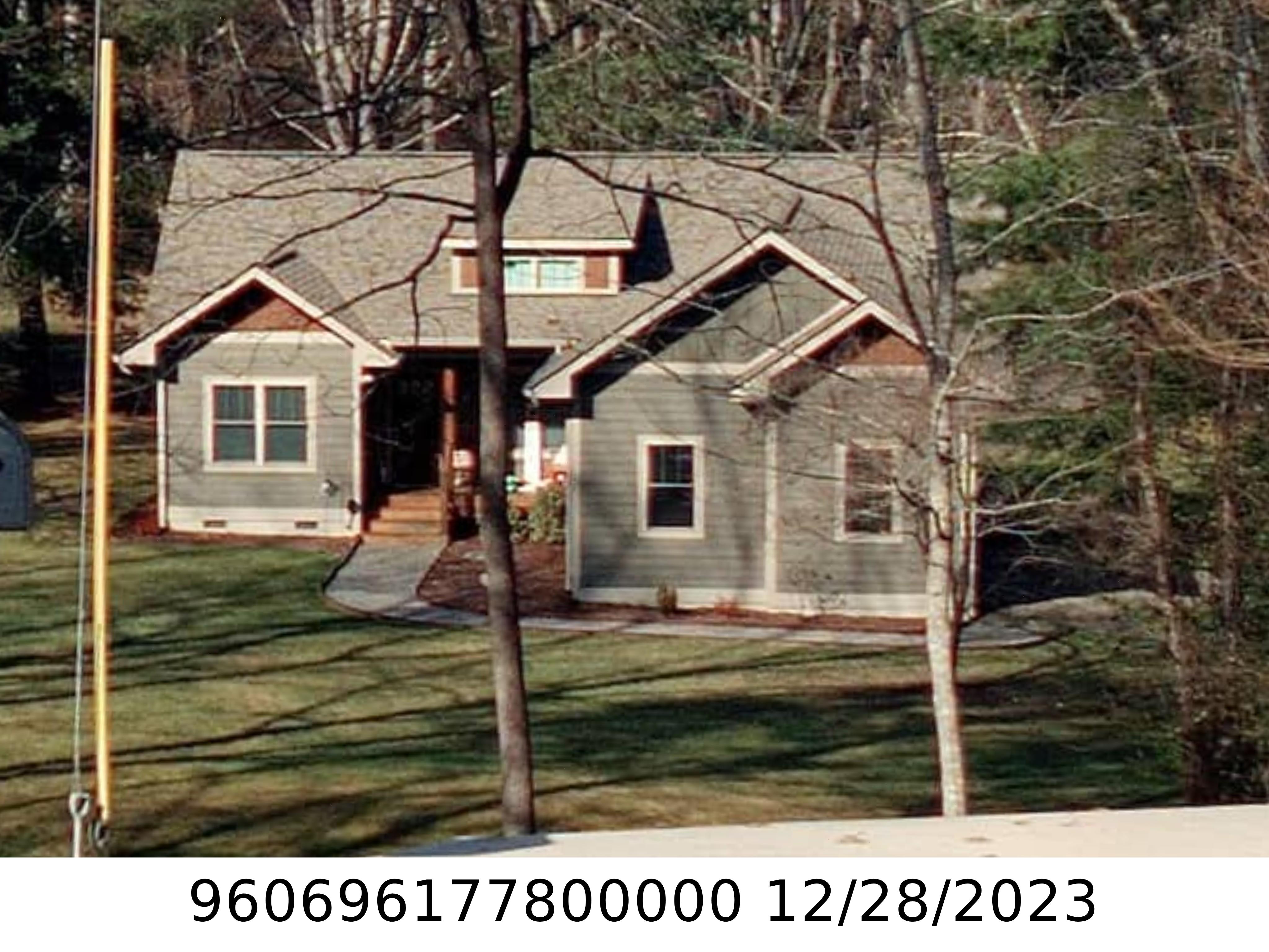 A picture of the property located at 4 SUN UP LN, CANDLER NC 28715.