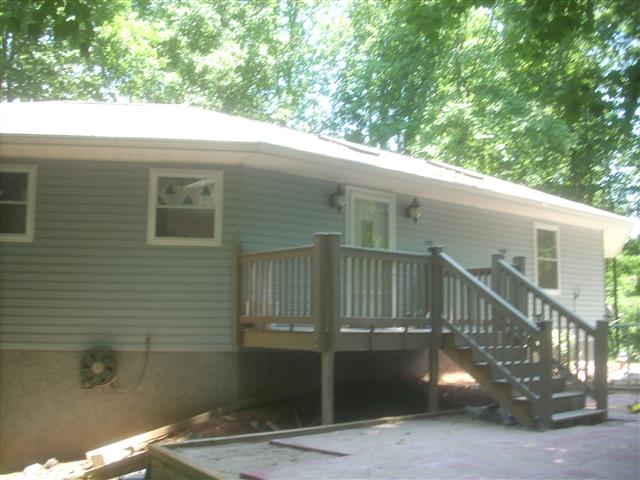 A picture of the property located at 44 FENDER LN, CANDLER NC 28715.