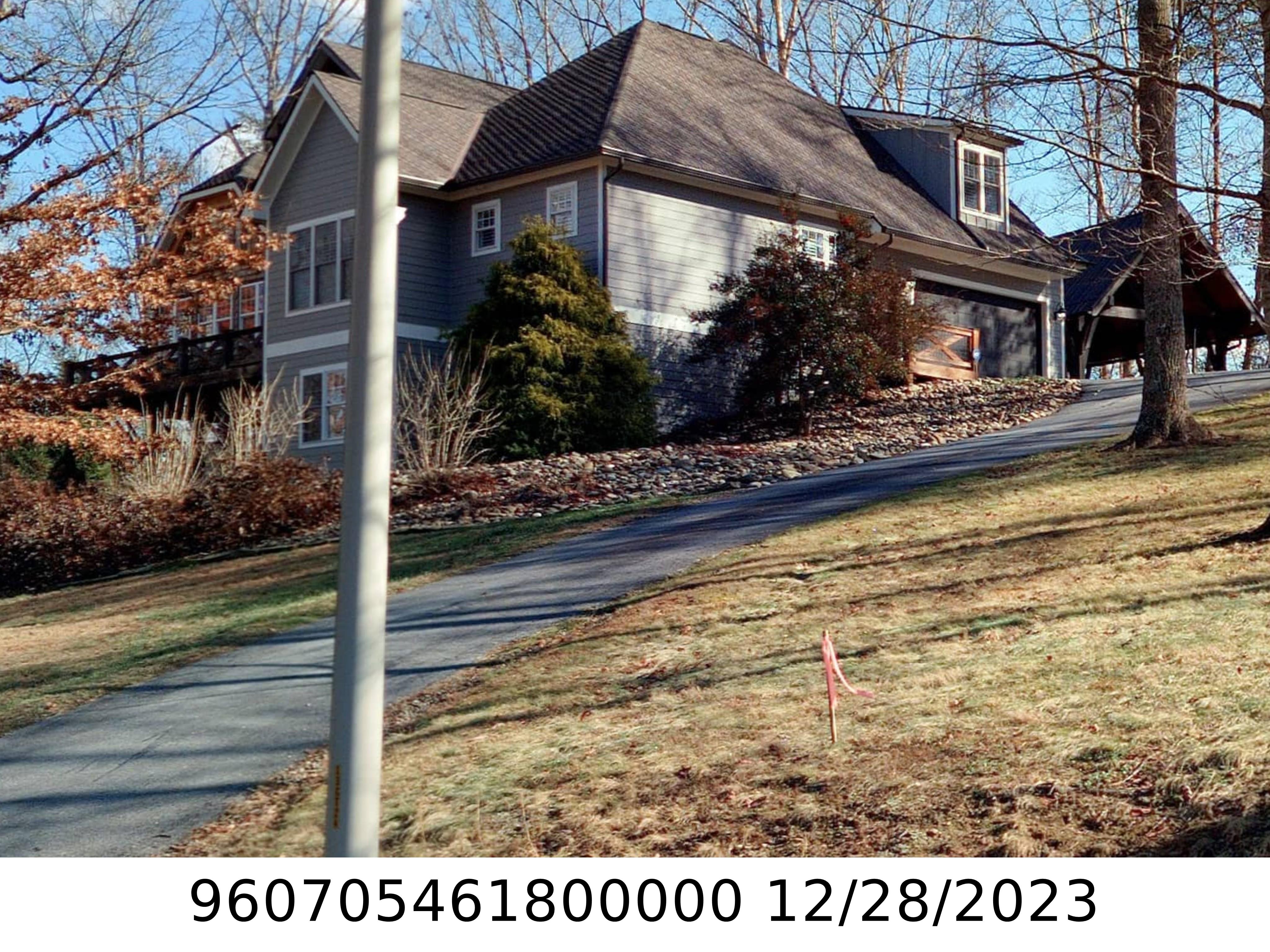 A picture of the property located at 58 J R ESTATES DR, CANDLER NC 28715.