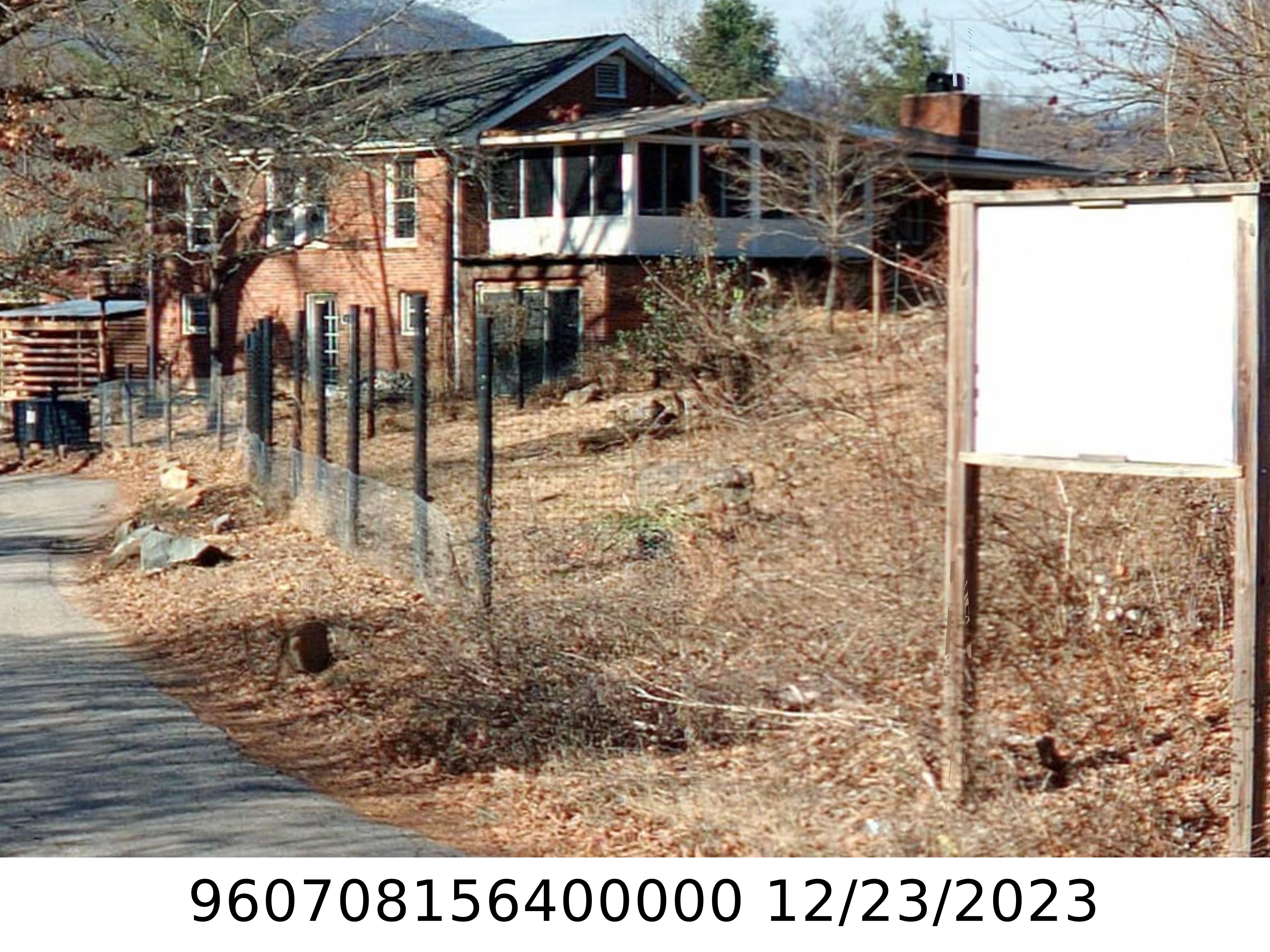 A picture of the property located at 123 BRADSHAW CIR, CANDLER NC 28715.