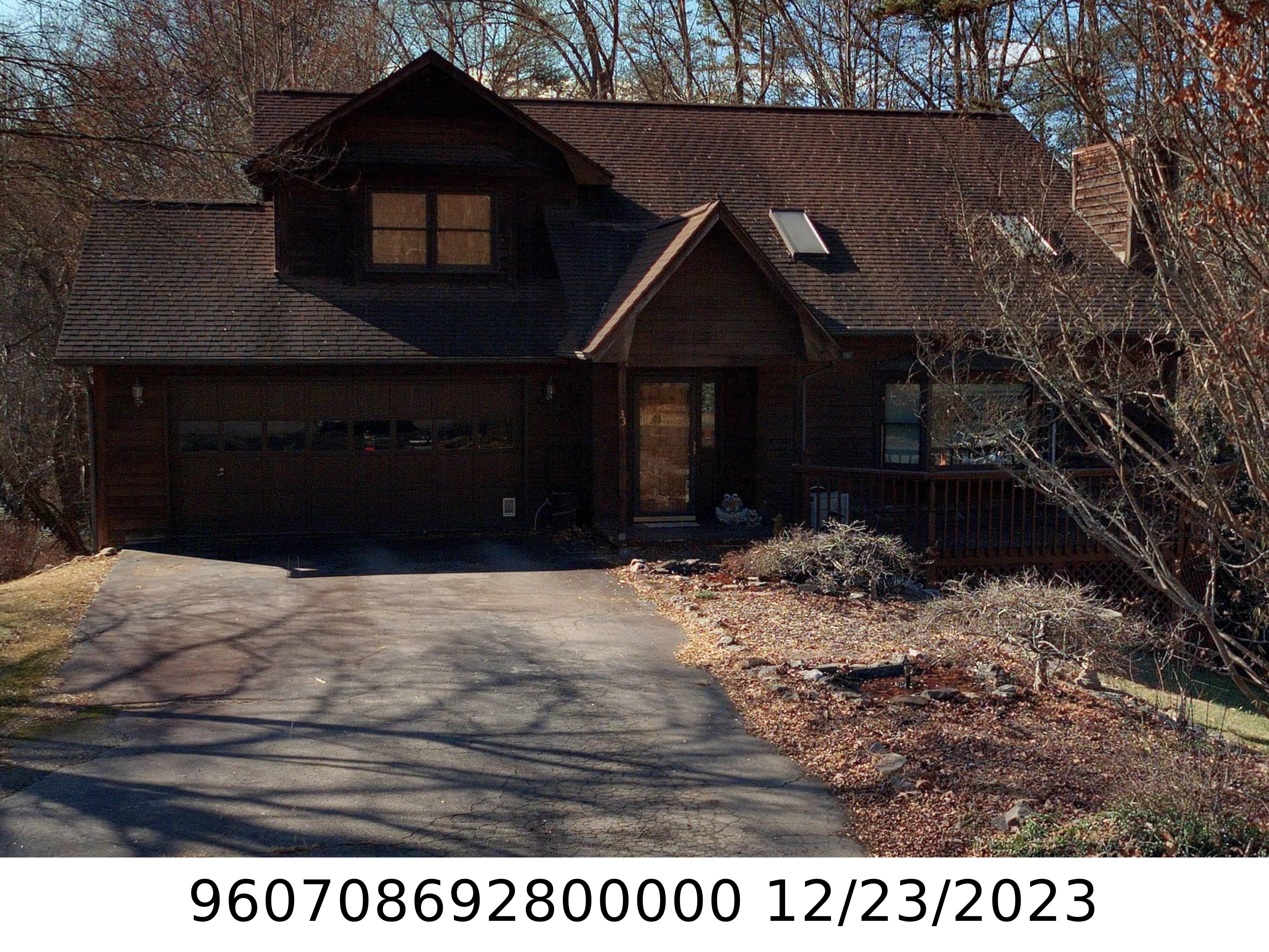 A picture of the property located at 33 COUNTRY LN, CANDLER NC 28715.