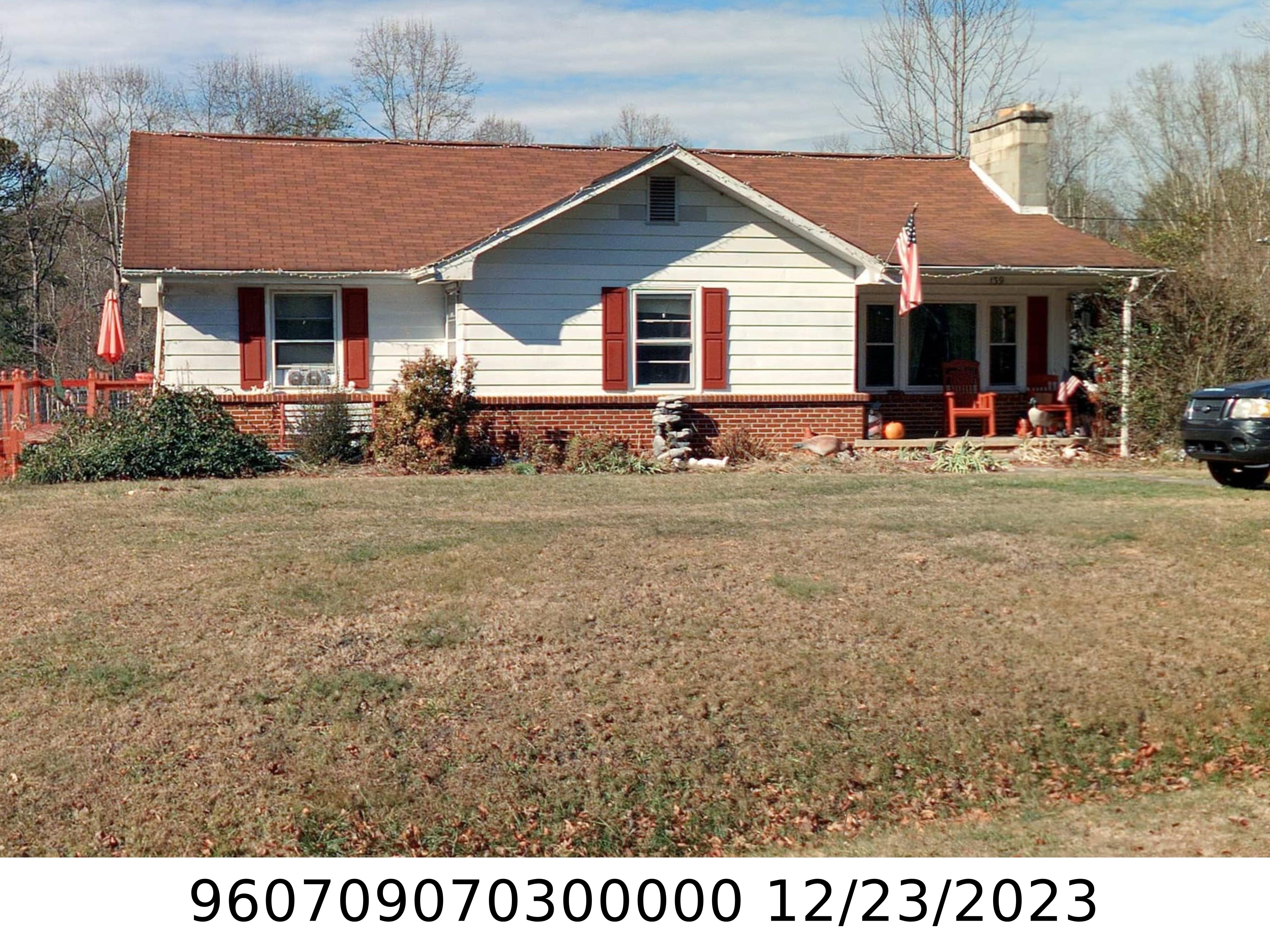 A picture of the property located at 139 BRADSHAW CIR, CANDLER NC 28715.